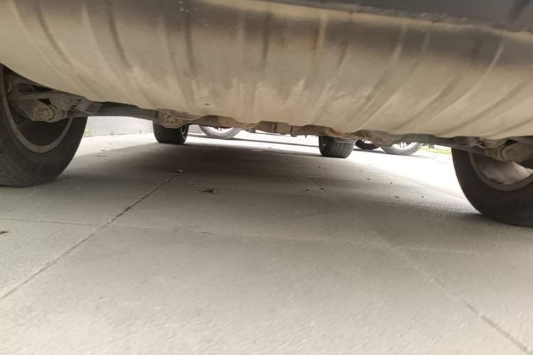 Used Volkswagen Touareg 2007 4.2L Top-of-the-Line Version Chassis Rear
