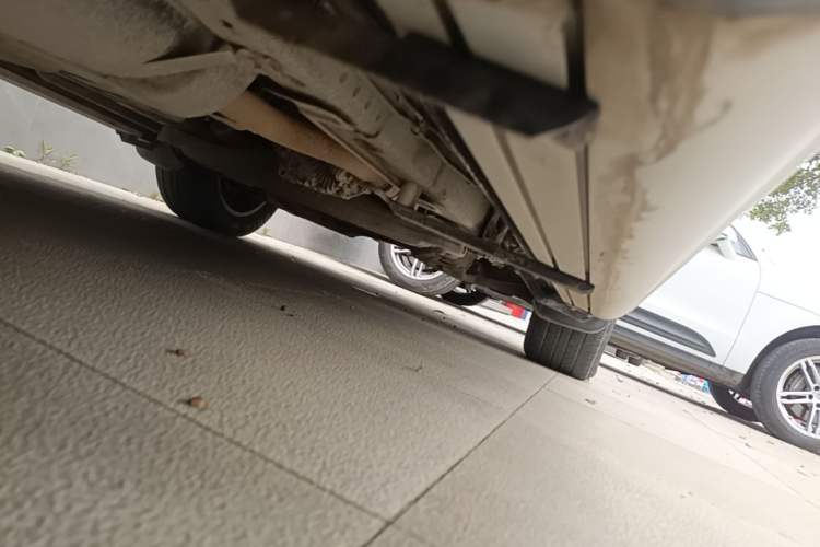 Used Volkswagen Touareg 2007 4.2L Top-of-the-Line Version Chassis Rear Right