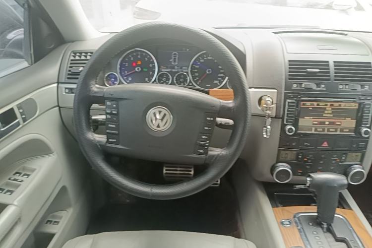 Used Volkswagen Touareg 2007 4.2L Top-of-the-Line Version Driver Seat