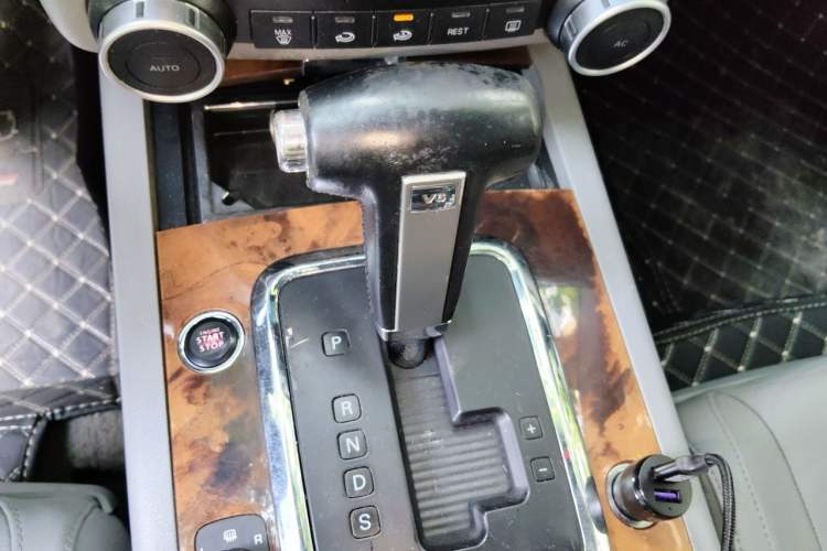 Used Volkswagen Touareg 2007 3.6L Top-Tier Version Gear Lever