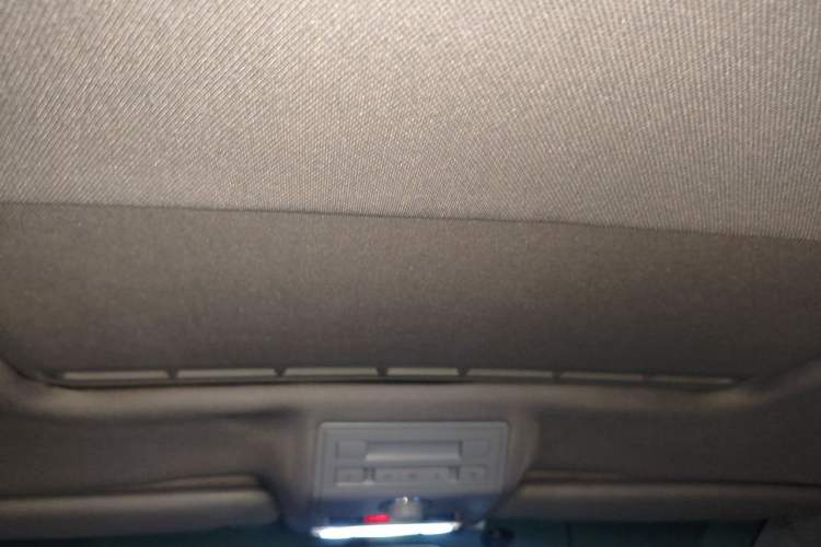 Used Volkswagen Touareg 2007 3.6L Standard Version Headliner