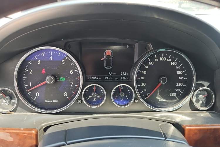 Used Volkswagen Touareg 2007 3.6L Luxury Model Instrument Cluster