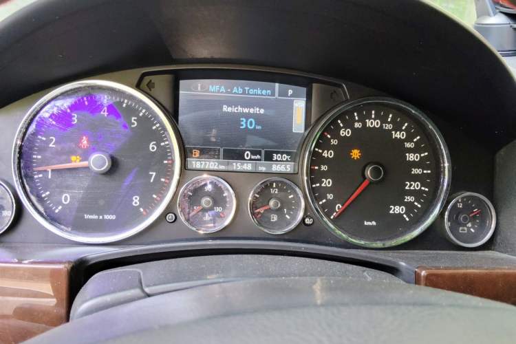 Used Volkswagen Touareg 2007 3.6L Top-Tier Version Instrument Cluster