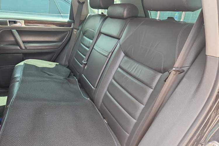 Used Volkswagen Touareg 2007 3.6L Luxury Model Left Rear Seat