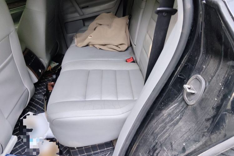 Used Volkswagen Touareg 2007 3.6L Top-Tier Version Left Rear Seat