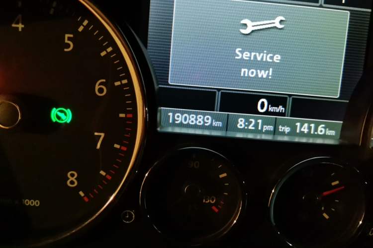 Used Volkswagen Touareg 2007 3.6L Luxury Model Odometer Close Up