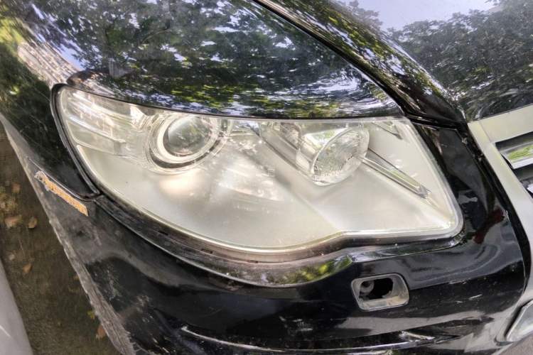 Used Volkswagen Touareg 2007 3.6L Top-Tier Version Right Front Headlight