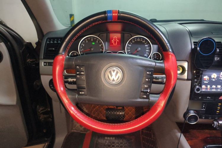 Used Volkswagen Touareg 2007 3.6L Standard Version Steering Wheel