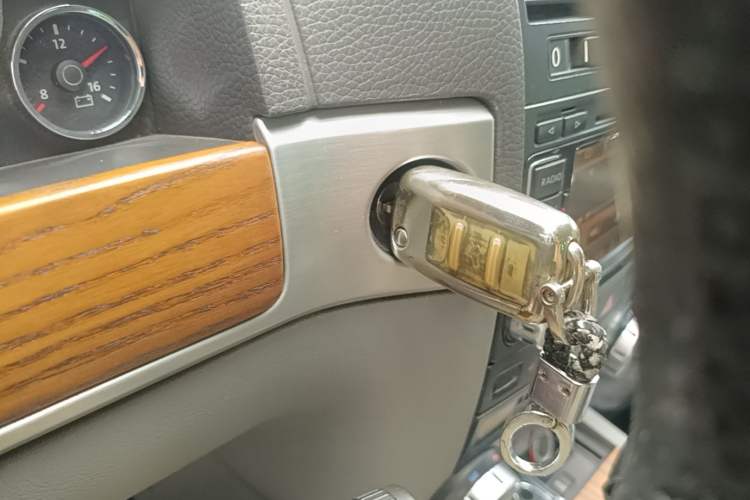 Used Volkswagen Touareg 2007 4.2L Top-of-the-Line Version Vehicle Key