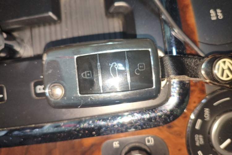 Used Volkswagen Touareg 2007 3.6L Standard Version Vehicle Key