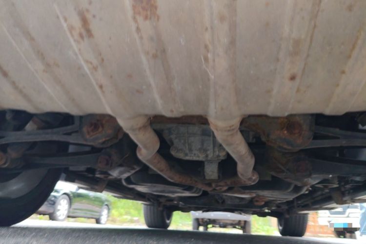 Used Volkswagen Touareg 2007 3.6L Standard Edition Chassis Rear
