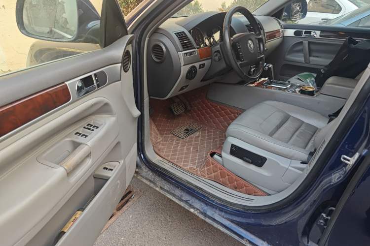 Used Volkswagen Touareg 2007 3.6L Luxury Model Driver Seat