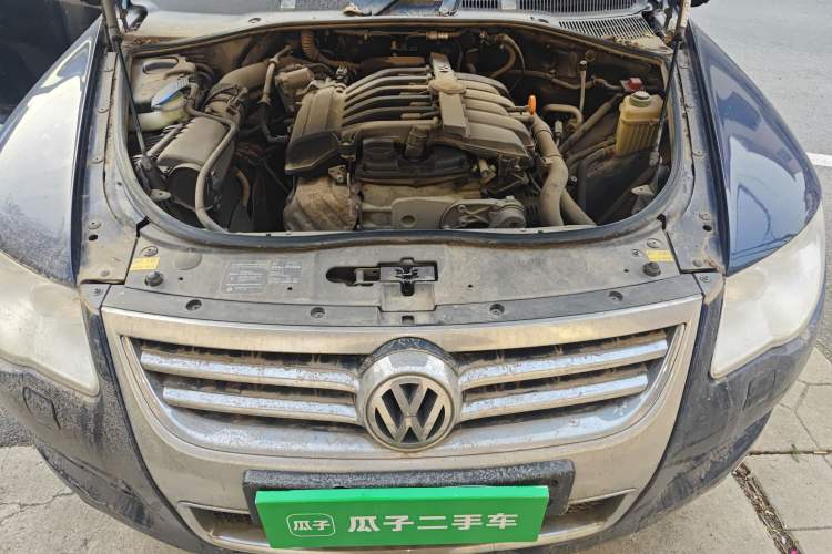 Used Volkswagen Touareg 2007 3.6L Luxury Model Engine Bay