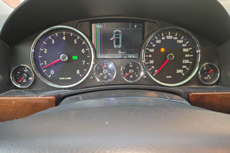 Used Volkswagen Touareg 2007 3.6L Luxury Model Instrument Cluster