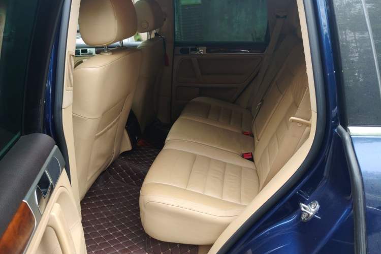 Used Volkswagen Touareg 2007 3.6L Standard Edition Left Rear Seat