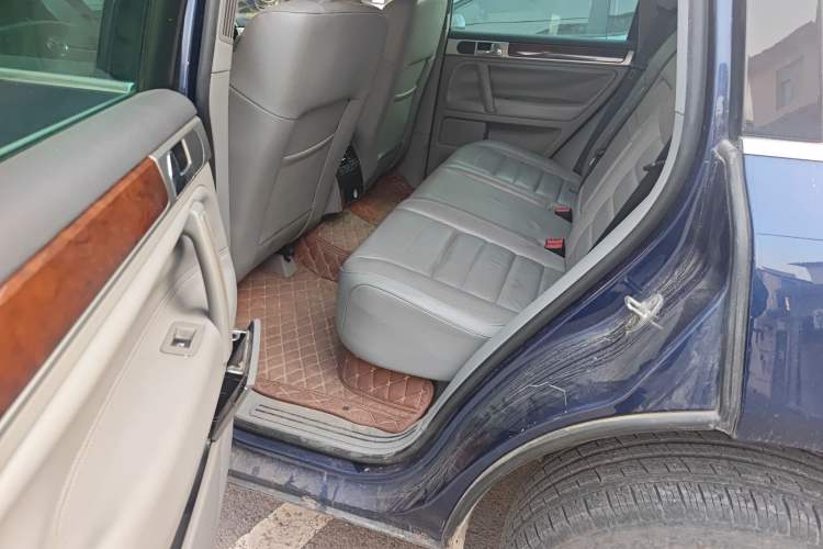 Used Volkswagen Touareg 2007 3.6L Luxury Model Left Rear Seat