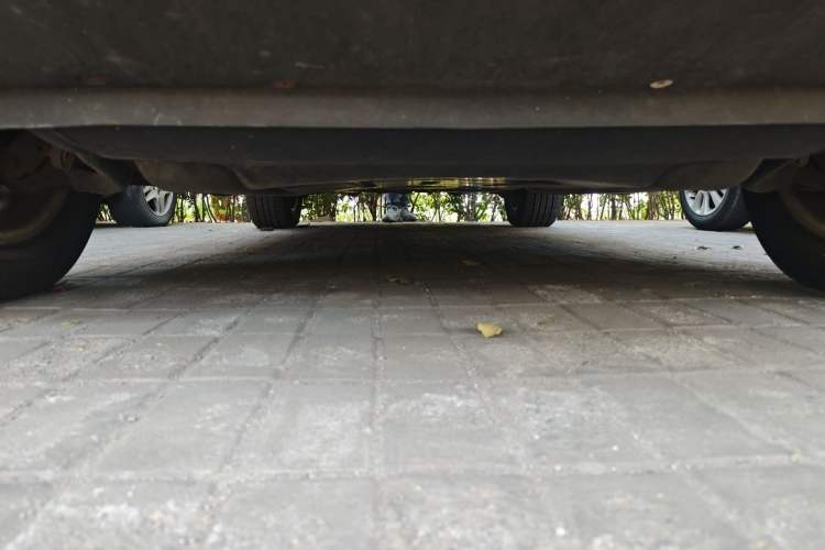 Used Volkswagen Touareg 2007 3.6L Top-Tier Version Chassis Front