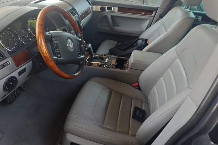 Used Volkswagen Touareg 2007 3.6L Top-Tier Version Left Front Seat