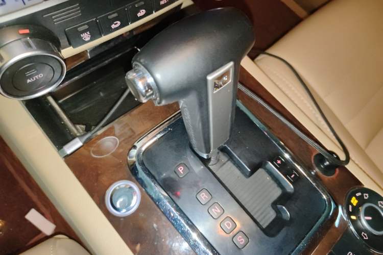 Used Volkswagen Touareg 2007 3.6L Luxury Model Gear Lever