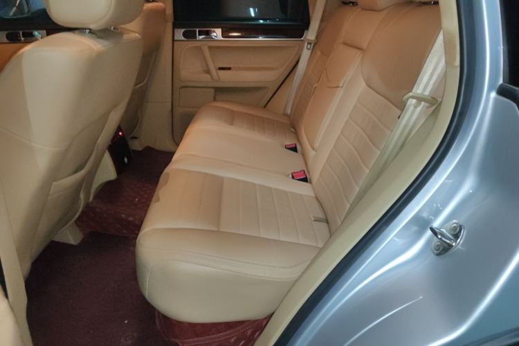 Used Volkswagen Touareg 2007 3.6L Luxury Model Left Rear Seat