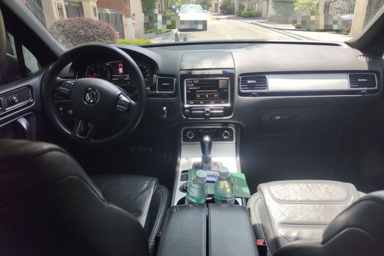 Used Volkswagen Touareg 2009 3.0T Diesel Standard Model Center Console