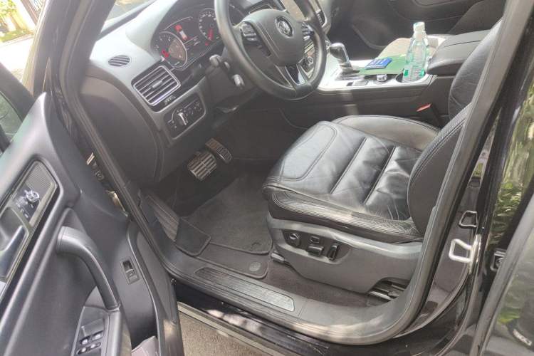 Used Volkswagen Touareg 2009 3.0T Diesel Standard Model Driver Seat