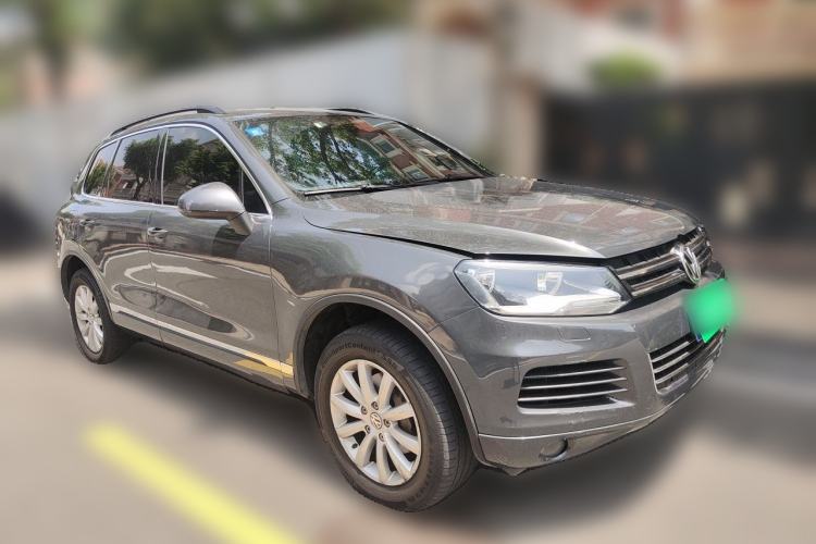 Used Volkswagen Touareg 2009 3.0T Diesel Standard Model Front Right 45 Deg