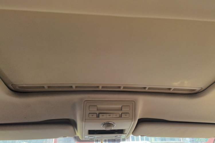 Used Volkswagen Touareg 2009 3.0T Diesel Luxury Version Headliner