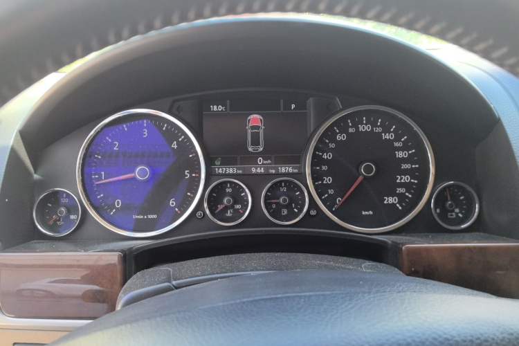 Used Volkswagen Touareg 2009 3.0T Diesel Luxury Version Instrument Cluster