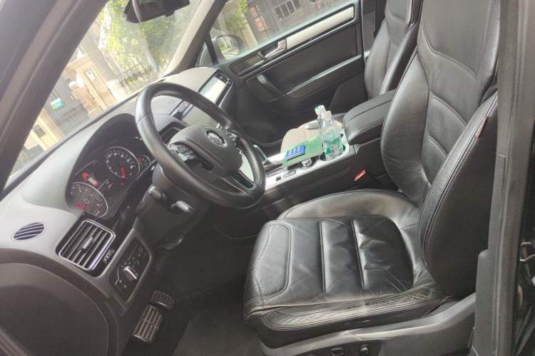Used Volkswagen Touareg 2009 3.0T Diesel Standard Model Left Front Seat