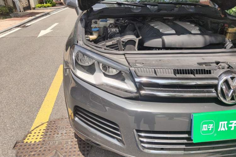 Used Volkswagen Touareg 2009 3.0T Diesel Standard Model Right Front Headlight