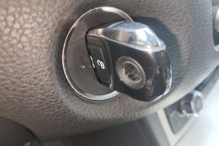 Used Volkswagen Touareg 2009 3.0T Diesel Standard Model Vehicle Key