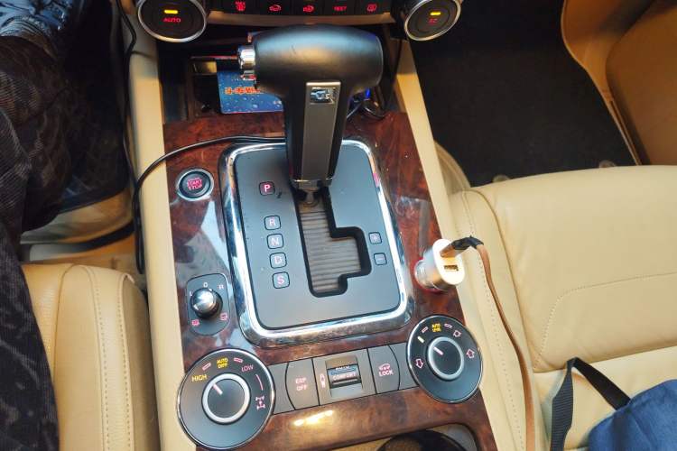 Used Volkswagen Touareg 2009 3.0T Diesel Luxury Version Gear Lever