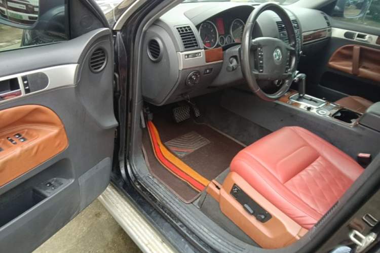 Used Volkswagen Touareg 2010 3.6 Limited Comfort Edition Driver Seat