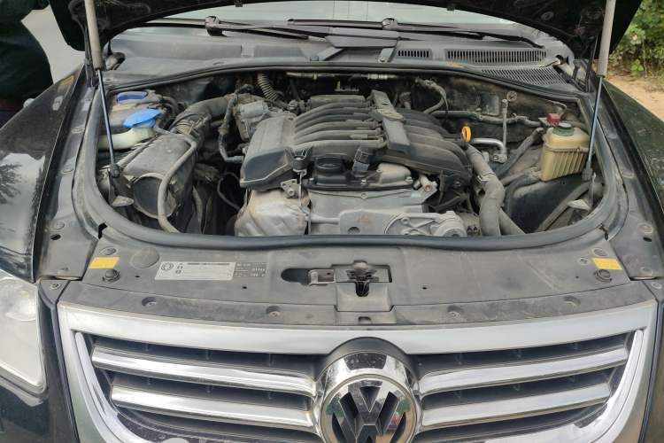 Used Volkswagen Touareg 2010 3.6 Limited Luxury Edition Engine Bay
