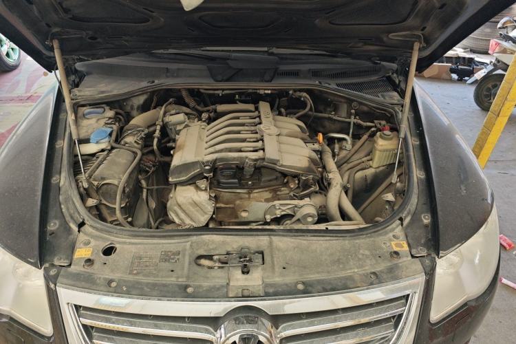 Used Volkswagen Touareg 2010 3.6 Limited Luxury Edition Engine Bay