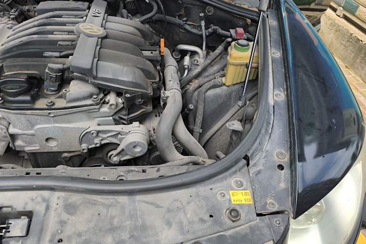 Used Volkswagen Touareg 2010 3.6 Limited Luxury Edition Engine Bay Left