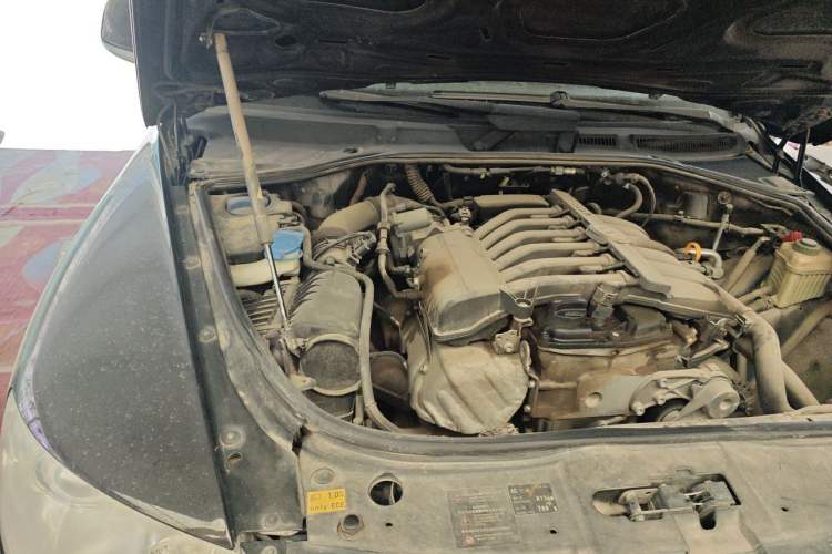 Used Volkswagen Touareg 2010 3.6 Limited Luxury Edition Engine Bay Right