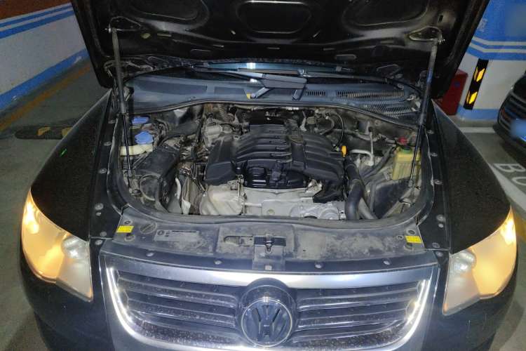 Used Volkswagen Touareg 2010 3.6 Limited Luxury Edition Engine Bay