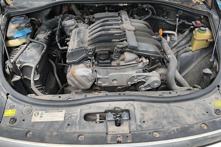 Used Volkswagen Touareg 2010 3.6 Limited Luxury Edition Engine Bay