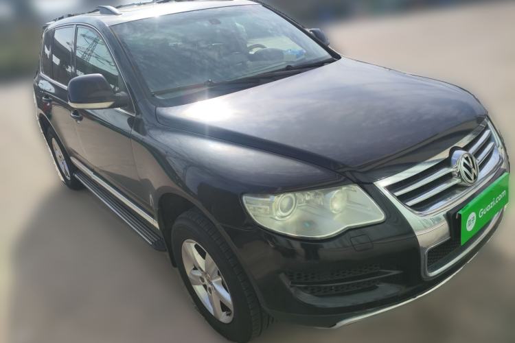 Used Volkswagen Touareg 2010 3.6 Limited Top-Trim Version Front Right 45 Deg