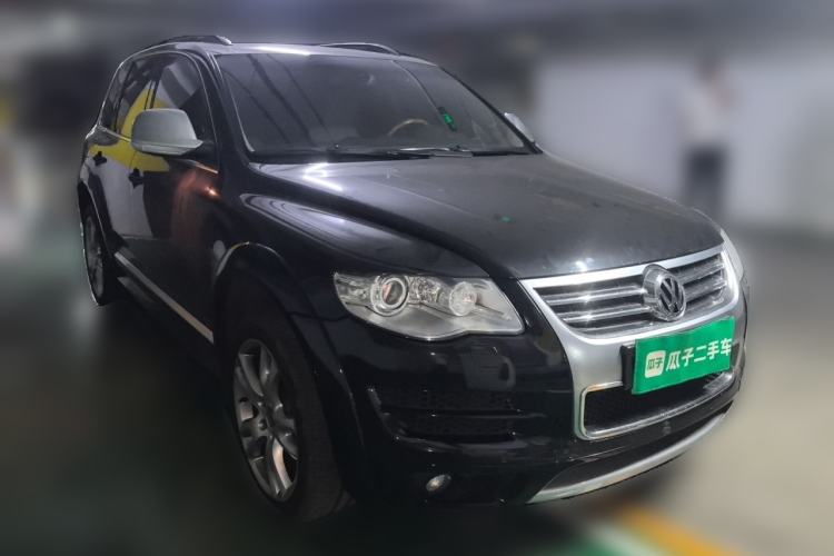 Used Volkswagen Touareg 2010 3.6 Limited Top-Trim Version Front Right 45 Deg