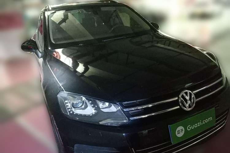 Used Volkswagen Touareg 2010 3.6 Limited Top-Trim Version Front Right 45 Deg