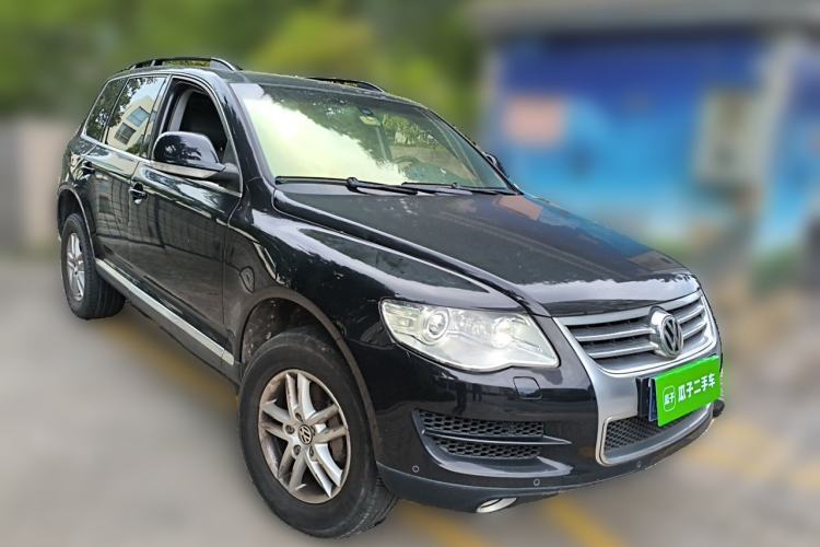 Used Volkswagen Touareg 2010 3.6 Limited Luxury Edition Front Right 45 Deg