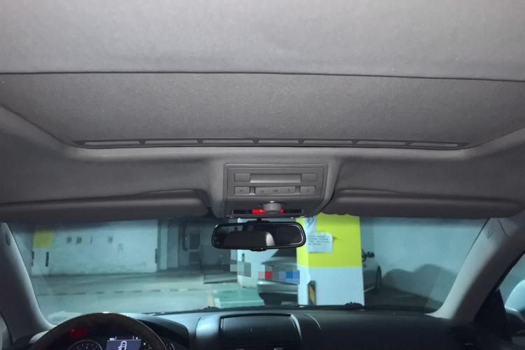 Used Volkswagen Touareg 2010 3.6 Limited Top-Trim Version Headliner