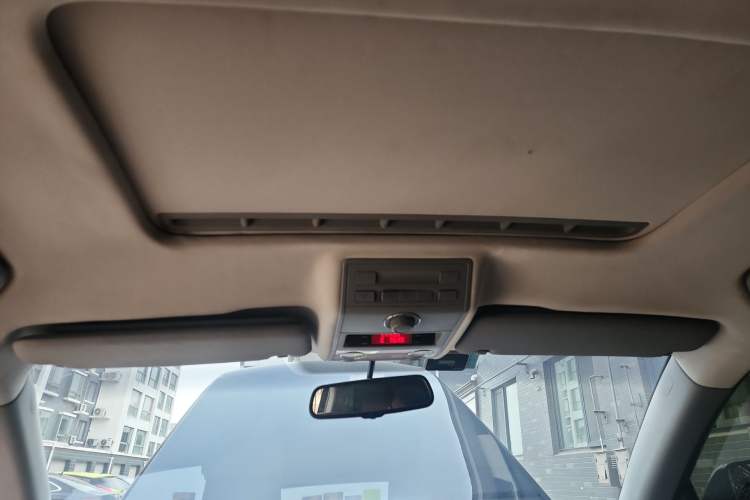 Used Volkswagen Touareg 2010 3.6 Limited Top-Trim Version Headliner