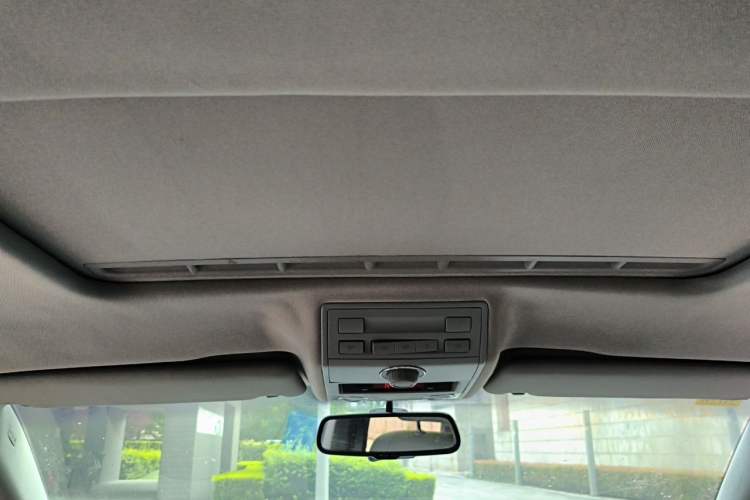Used Volkswagen Touareg 2010 3.6 Limited Luxury Edition Headliner