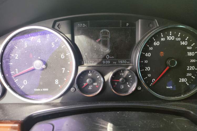 Used Volkswagen Touareg 2010 3.6 Limited Top-Trim Version Instrument Cluster