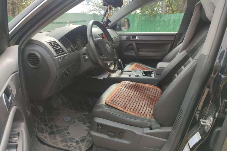 Used Volkswagen Touareg 2010 3.6 Limited Luxury Edition Left Front Seat