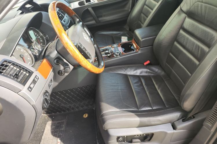 Used Volkswagen Touareg 2010 3.6 Limited Top-Trim Version Left Front Seat